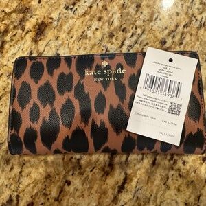 NEW Kate Spade Schuyler Large Slim Bifold Wallet Spotted Animal KE814